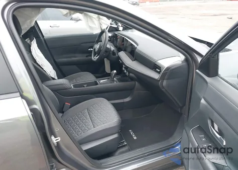 2025 Nissan Kicks Sv Intelligent Awd z USA, uszkodzony, nr VIN 3N8AP6CB4SL325521